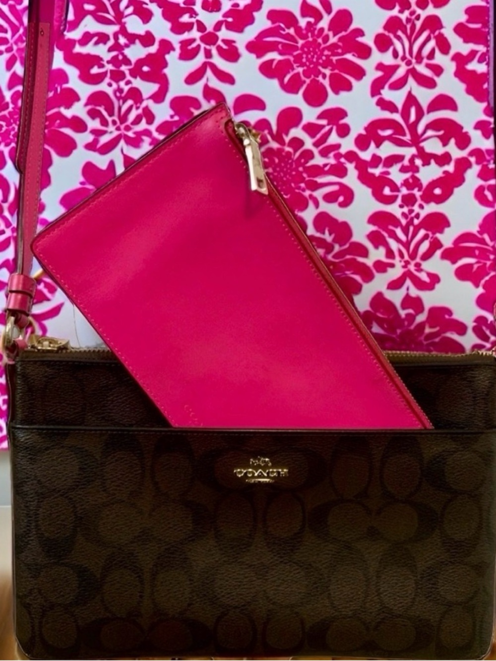 COACH East West Crossbody with Pop Up Pouch in Brown & Hot Pink *nwot - Picture 6 of 12